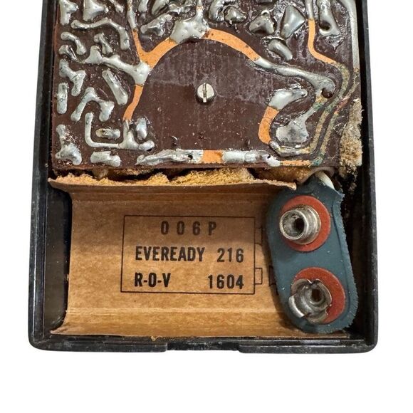 Hitachi 6 Transistor Radio w/ Leather case TH-627R - Picture 13 of 13